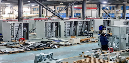 Modular UPS and battery racks for data center power protection